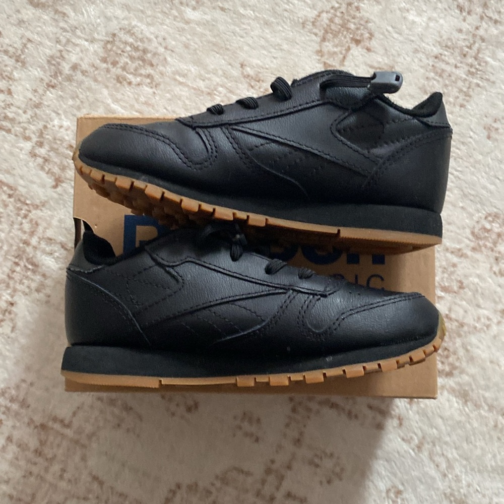 Reebok Classic Leather Toddler sz. 10C Black/Gum - Picture 3 of 7